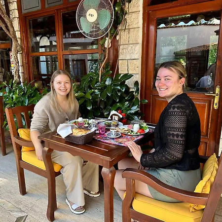 Karyatit Kaleici 2* Antalya