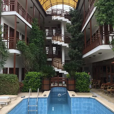 Hotel Karyatit Kaleici 2*