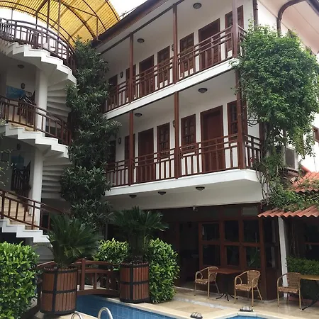 Karyatit Kaleici 2* Antalya